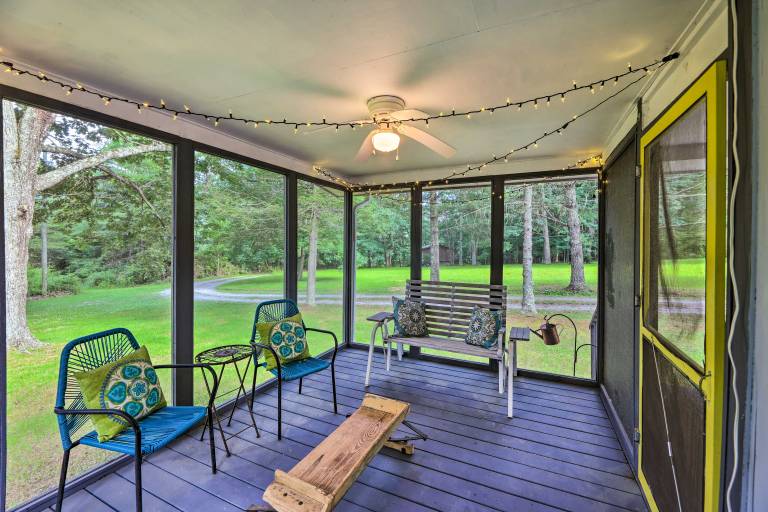 Rustic Hideaway w Fire Pit 1 Mi to River