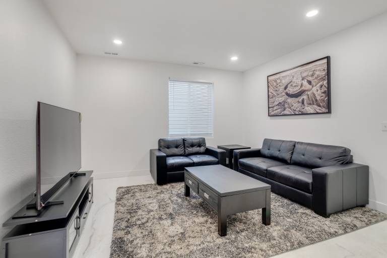16 Mi to Dtwn Denver Modern Apt w Patio