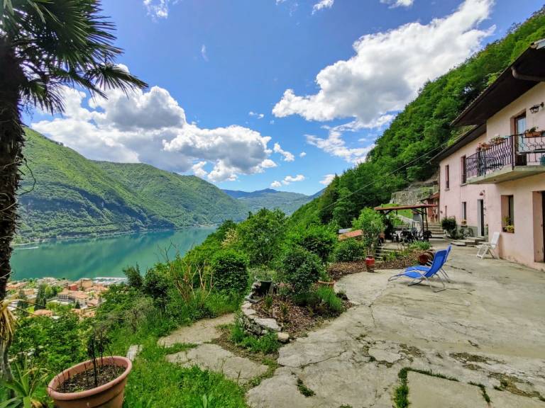 House Lake Lugano