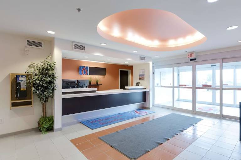 Motel 6 Brandon MB