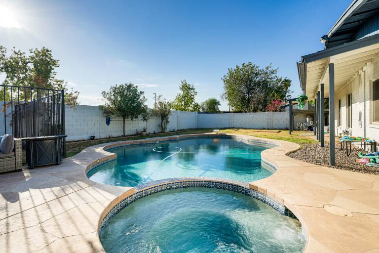 Mesa Oasis w Diving Pool By Spring Training Dtwn