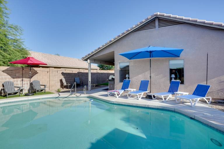 Sunny Surprise Getaway w Private Yard & Pool