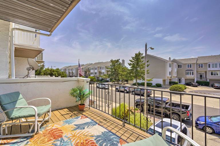 Brigantine Retreat w/ Balconies - Walk to Beach!