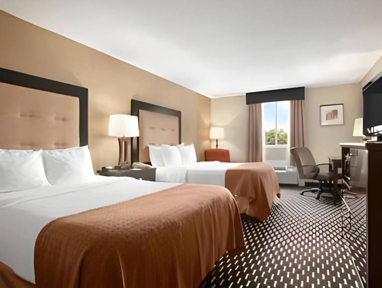 Fairfield Inn & Suites East Hartford