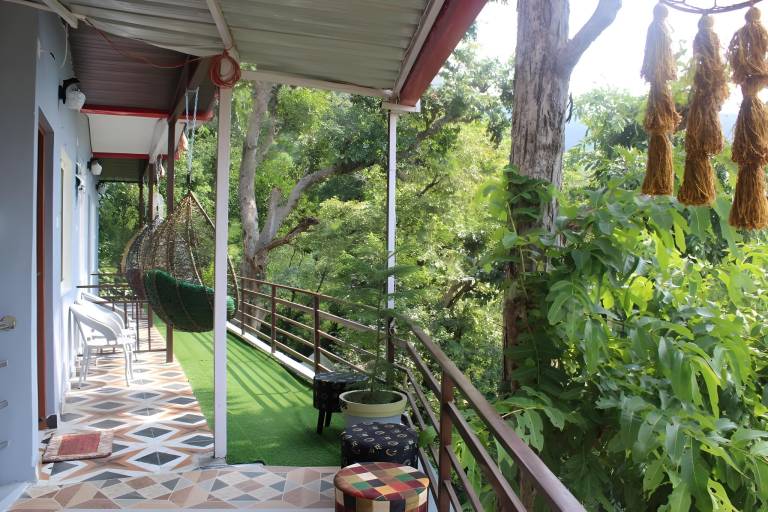 Kyarki Ganga Home Stay &Cafe