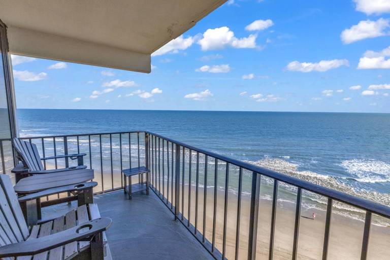 Apartment Garden City