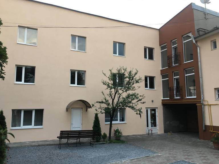 House  Pershotravnevyi district