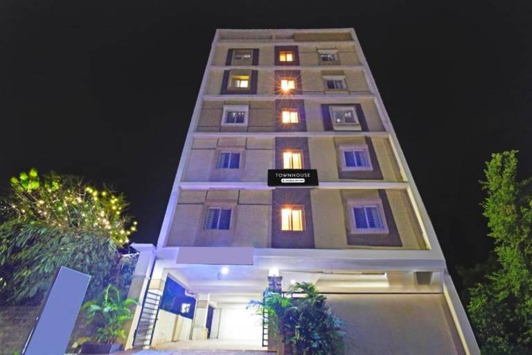Super Townhouse Kondapur Near Botanical Garden