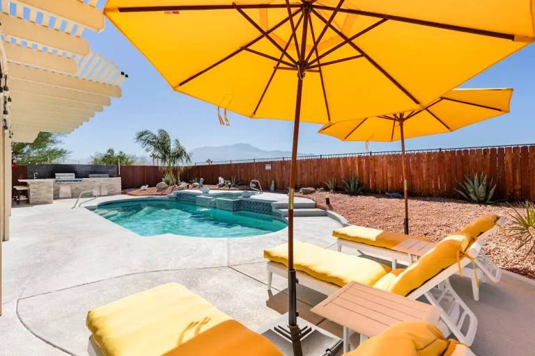 House  Desert Hot Springs