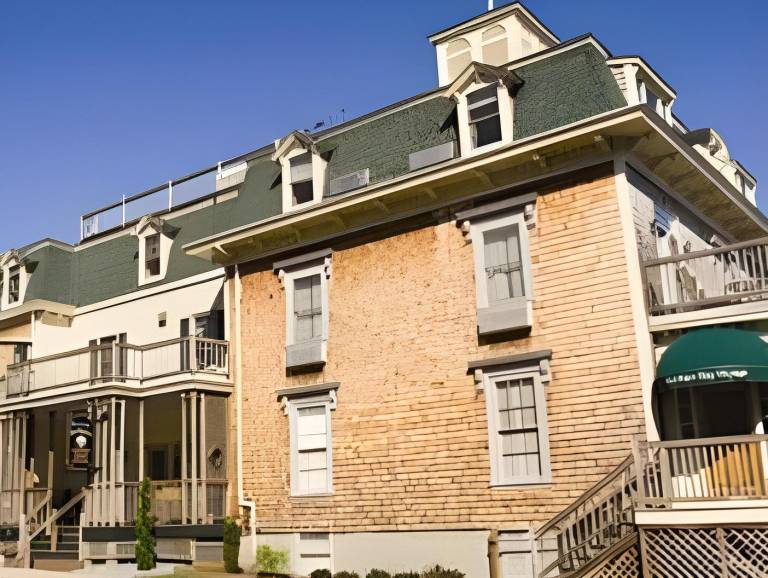 Wyndham Bay Voyage Inn
