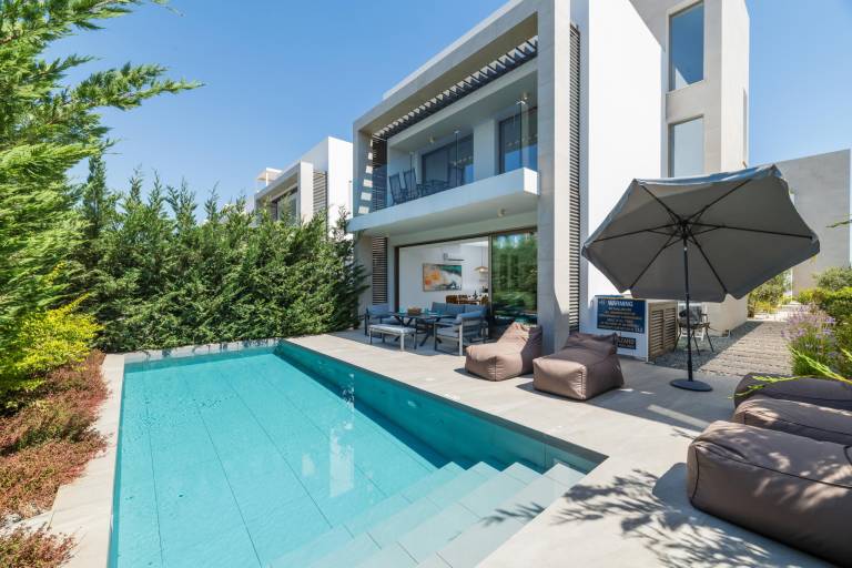 Villa Paralimni