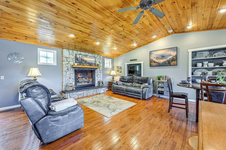 Cabin Robbinsville