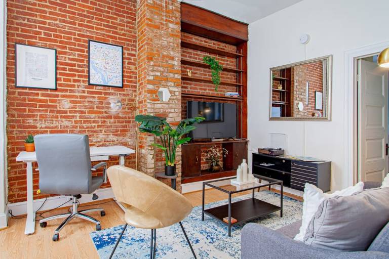 Apartment Capitol Hill