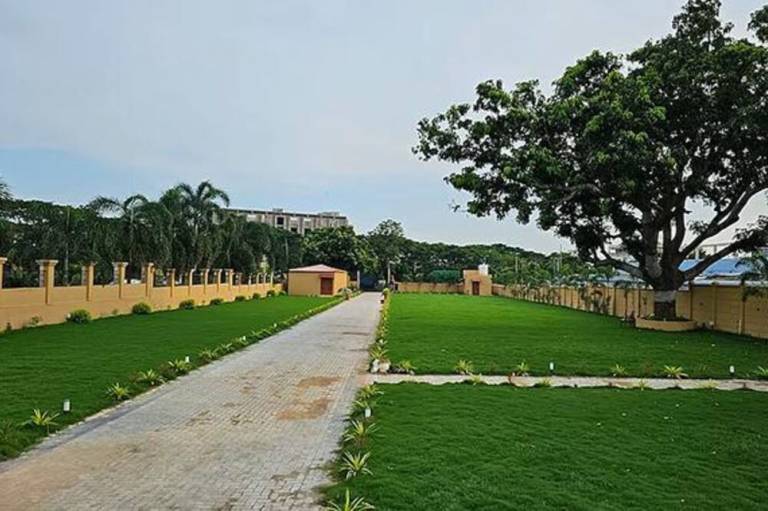 Fabhotel Ekamra Greens By Y Hotels