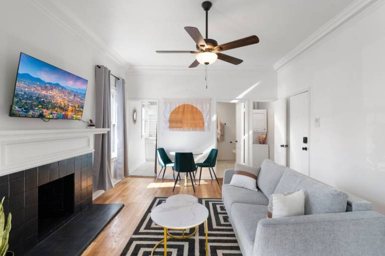 Modern Apartment in the Heart of Phoenix 4