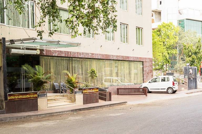 Super Inn Armoise Hotel
