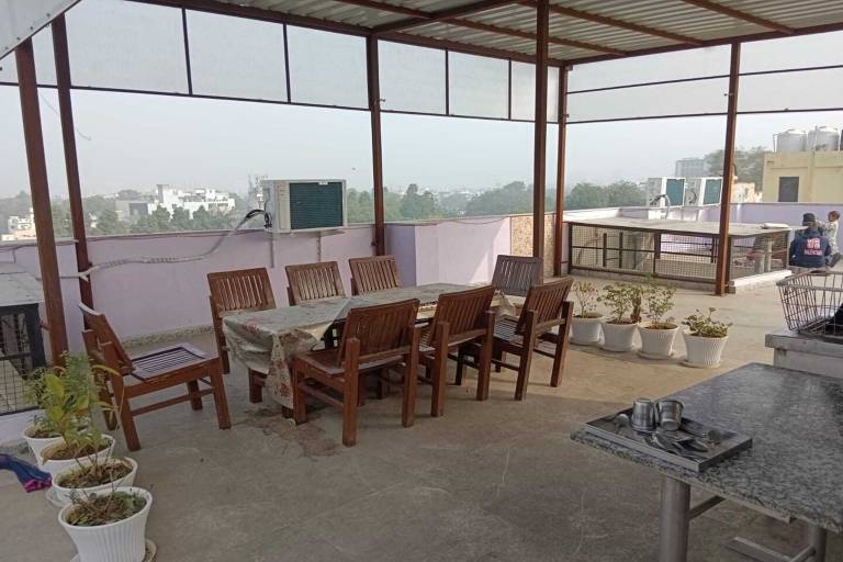 Hotel O Sarai Metro Station Formerly Palla