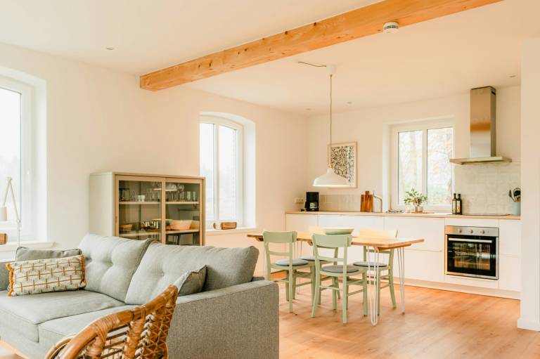 Helles Ferienapartement im Landgut mit Naturblick