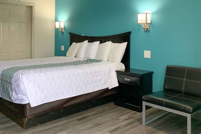 Motel East Bank