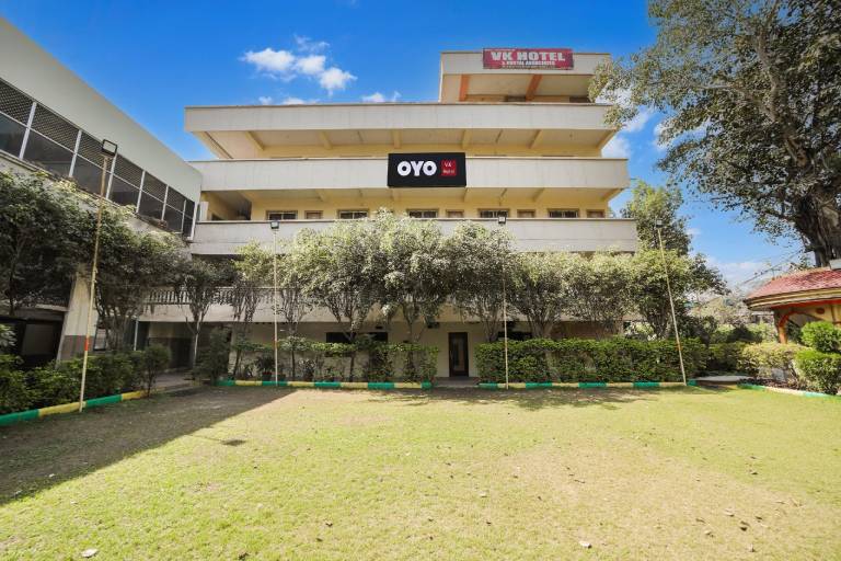 Hotel O V K HOTEL And Hostal Associate