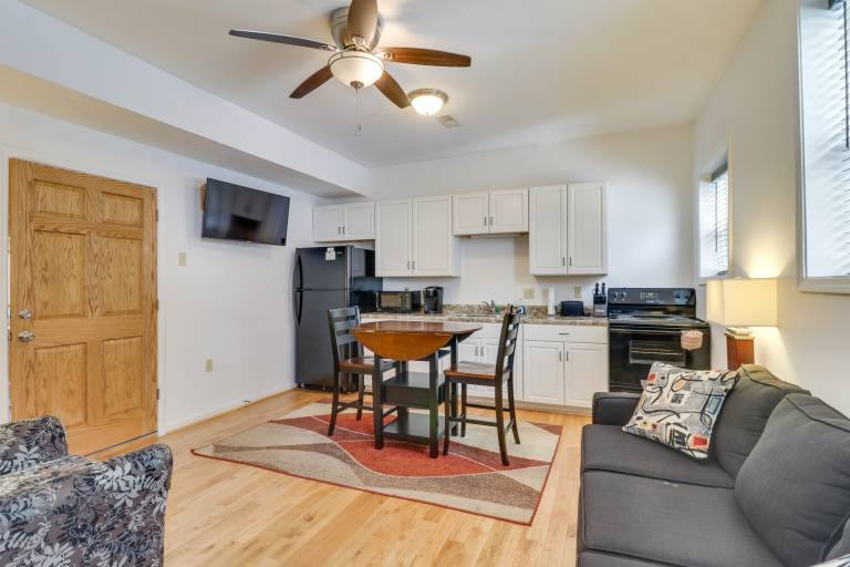 Downtown Marlinton Vacation Rental Apartment