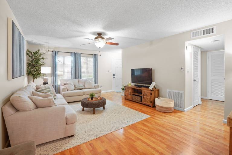Condo Modesto
