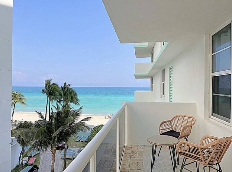 Condo  Hollywood Beach