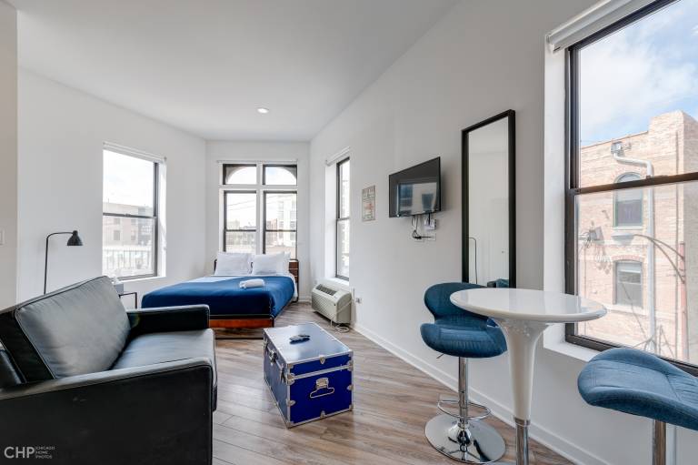 Hotel River West