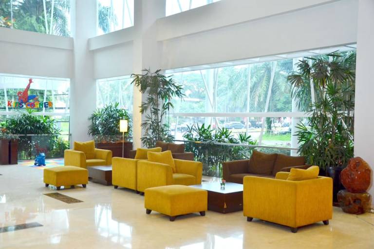 Grand Cakra Hotel