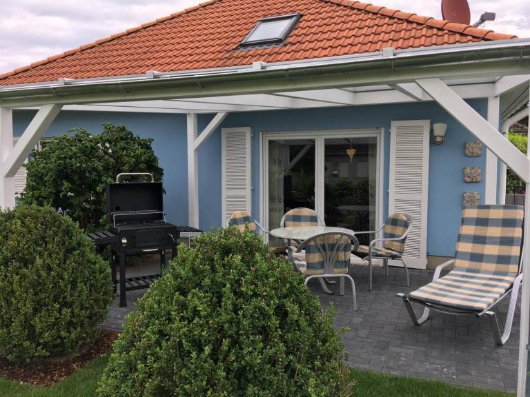Ferienhaus in Wischuer mit Terrasse Grill und Garten