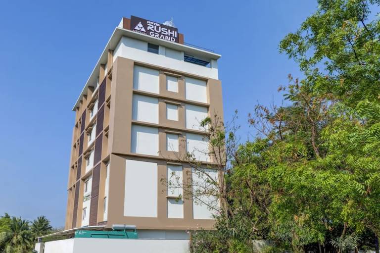 Treebo Rushi Grand