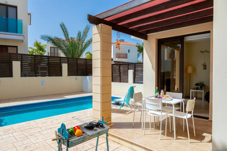 Villa Paralimni