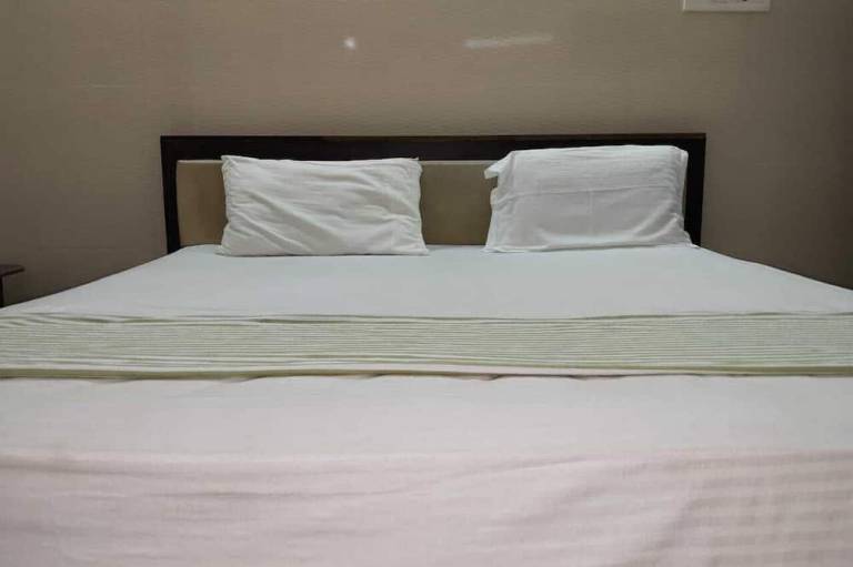 Hotel Velusamy Inn