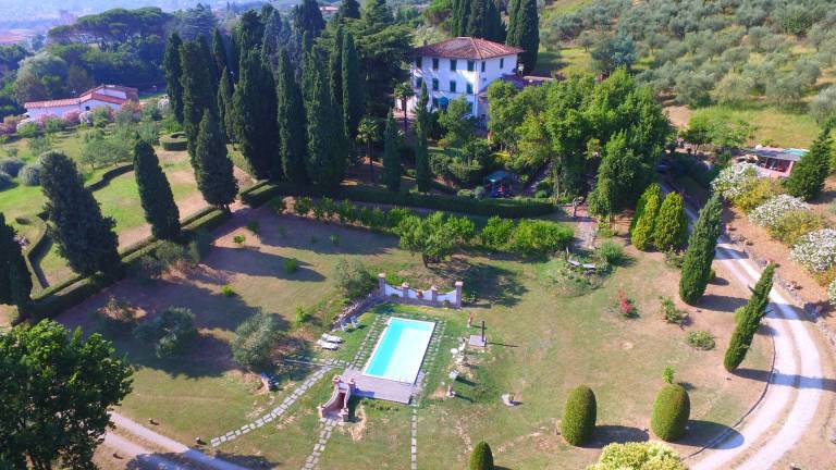 Villa  Pescia