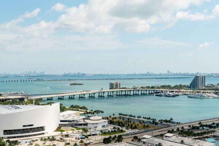Condo  Downtown Miami