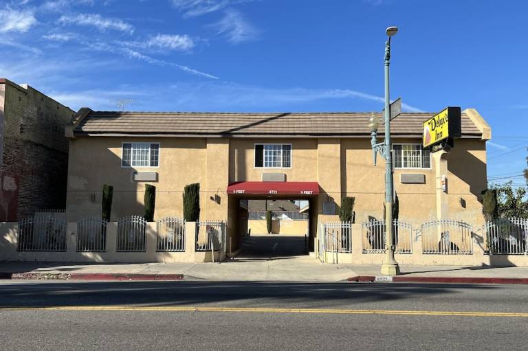 Deluxe Inn LA