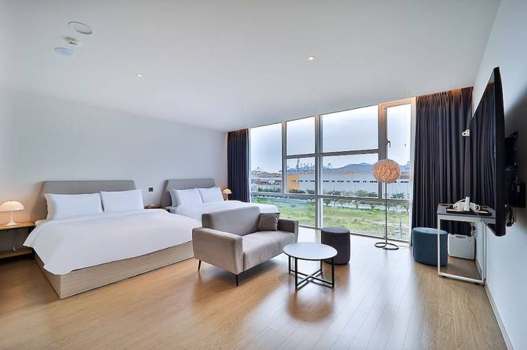Browndot Busan Newport Signature