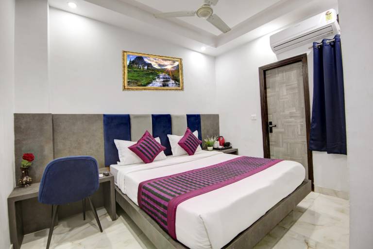 Hotel S B INN PAHARGANJ