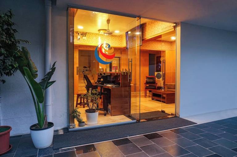 Fabhotel Executive Pearl Inn