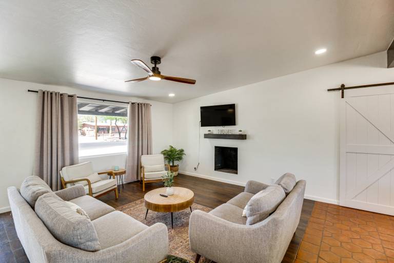 2 Mi to Trail Dust Town Home w Large Yard