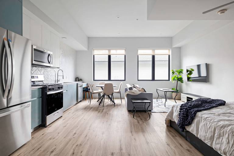 Upstay Newly Renovated Modern Apartment near SoCo