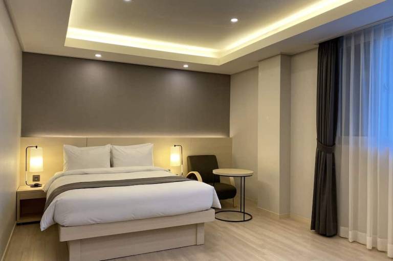 New Donghae Hotel