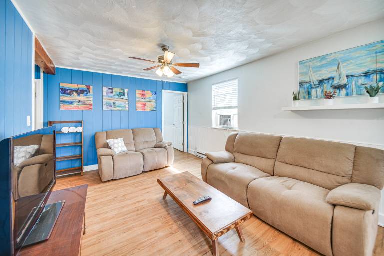 Walk to Beach & Chesapeake Bay Norfolk Retreat