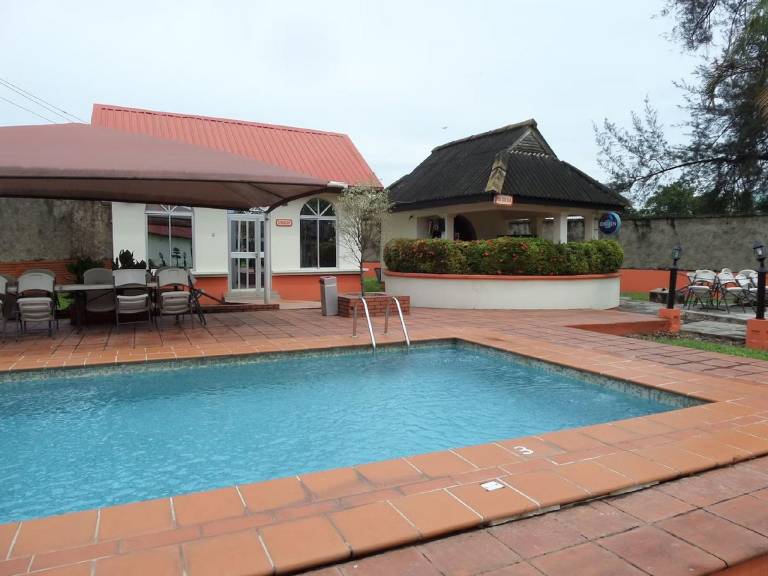 Town House Hotel