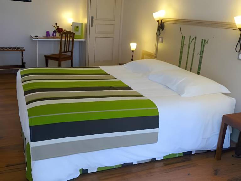 Logis Hotel Restaurant L Essille