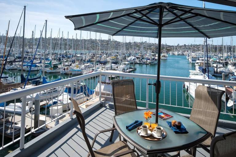 Bay Club Hotel & Marina