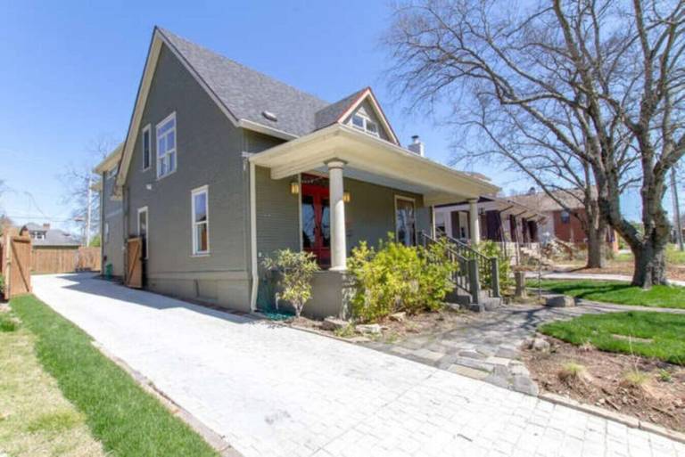 House  Music Row