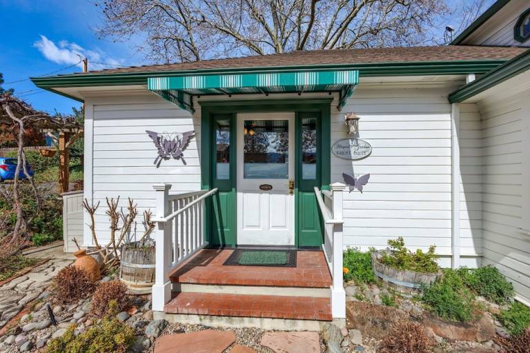 Bed and breakfast  Ashland