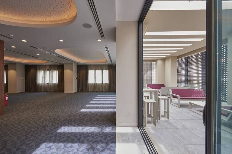 M Suite Hotel