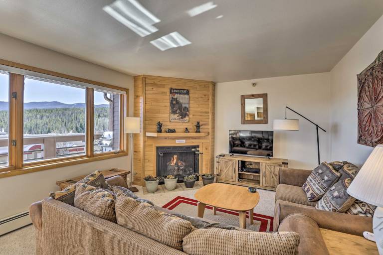 Condo w Views & Hot Tub Access in Silverthorne